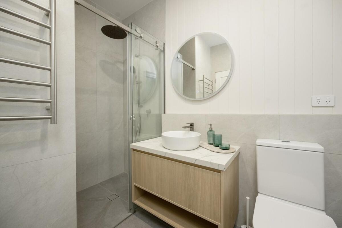Holiday home Roseville 4b3b Evergreen Serenity Garden House